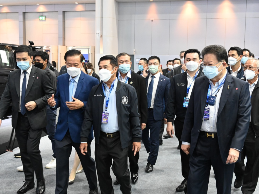 รัฐมนตรีฯ สุริยะ นำคณะผู้บริหาร กระทรวงอุตสาหกรรม เยี่ยมชม 