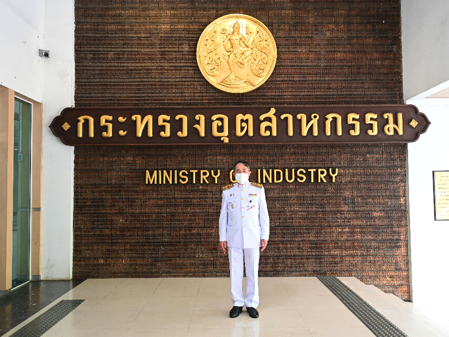 รองปลัดฯ จุลพงษ์ ร่วมเฝ้ารับเสด็จฯ ในพิธีบวงสรวงพระหลักเมือง เนื่องในโอกาสกรุงรัตนโกสินทร์ครบ 240 ปี