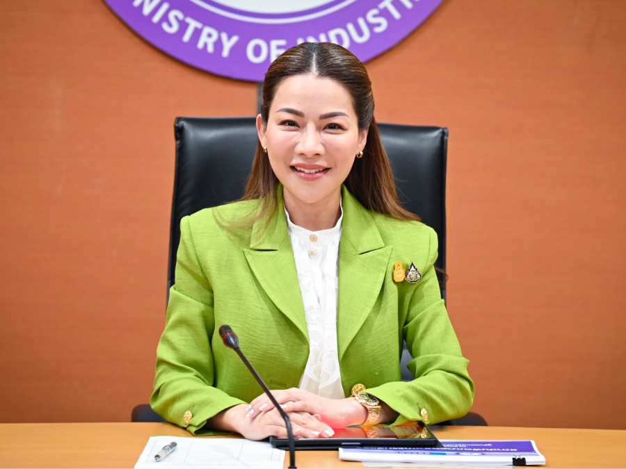 ผู้ช่วยรัฐมนตรีฯ ศิรินันท์ หารือแนวทางการพัฒนาอุตสาหกรรมสิ่งทอ เพื่อดันแฟชั่นไทยให้เป็น ซอฟต์พาวเวอร์