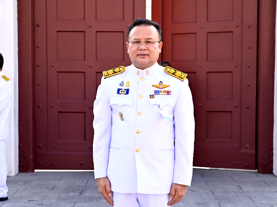 รองปลัดฯ บรรจง เฝ้ารับเสด็จพลเอก หม่อมเจ้าเฉลิมศึก ยุคล ไปในการพระราชพิธีสงกรานต์ ณ พระอุโบสถวัดพระศรีรัตนศาสดาราม