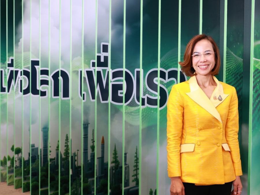 รัฐบาลจัดให้! รมต.พิมพ์ภัทรา หนุนเอสเอ็มอีเดินหน้าสู่อุตสาหกรรมสีเขียว มอบ SME D Bank ปล่อยสินเชื่อ “SME Green Productivity