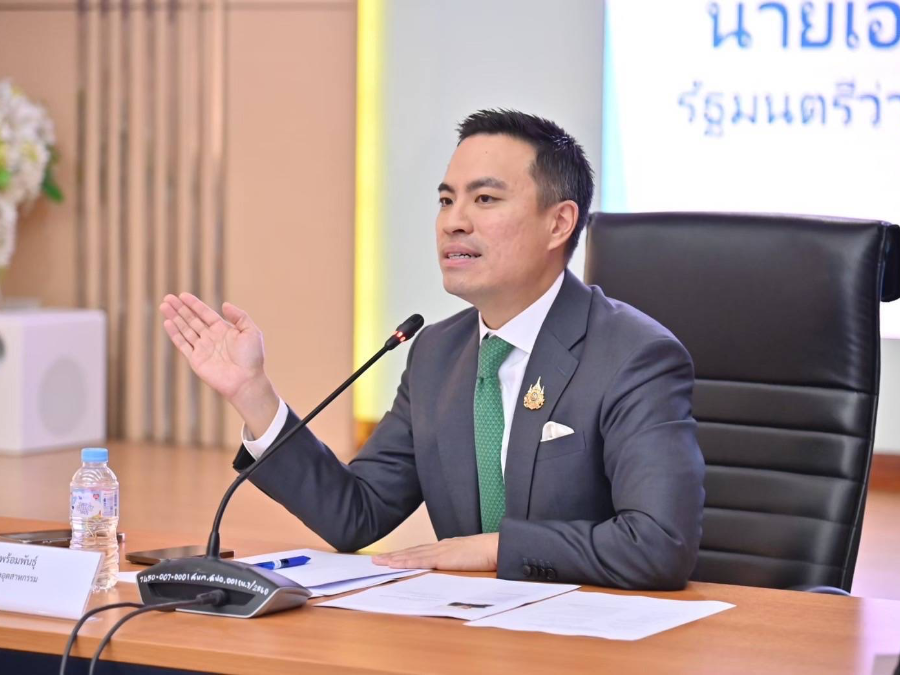 ทุบสถิติ!! อ้อยเผาต่ำสุดในประวัติศาสตร์ ดันอ้อยสดแตะ 90% 'รัฐมนตรีเอกนัฏ' ขอบคุณชาวไร่อ้อย-โรงน้ำตาลคืน “อากาศสะอาด ลดฝุ่น PM 2.5