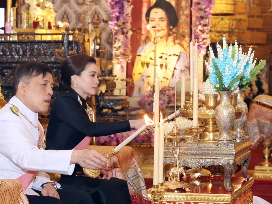 คณะผู้บริหารกระทรวงอุตสาหกรรม? เฝ้ารับเสด็จฯ ในหลวง-พระราชินี ทรงบำเพ็ญพระราชกุศลสตมวารถวายพระบรมศพ พระพันปีหลวง ครบ 100 วันสวรรคต