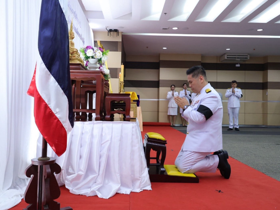 กระทรวงอุตสาหกรรม จัดพิธีรับพระราชทานเครื่องราชอิสริยาภรณ์ เบื้องหน้าพระบรมฉายาลักษณ์พระบาทสมเด็จพระเจ้าอยู่หัว