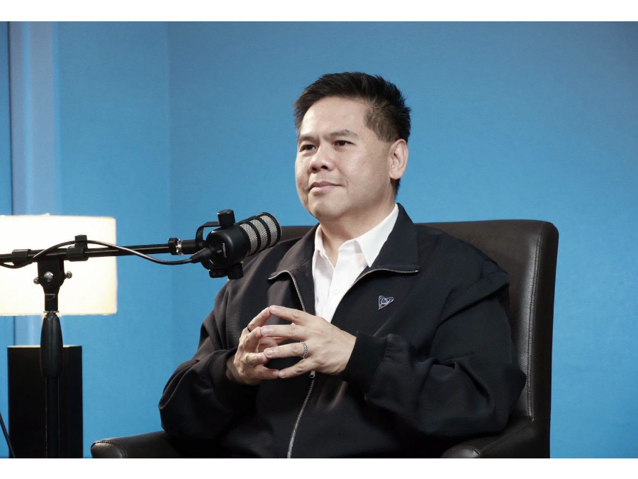 วราวุธ ให้สัมภาษณ์ในรายการ “คุยกับตัวจริง